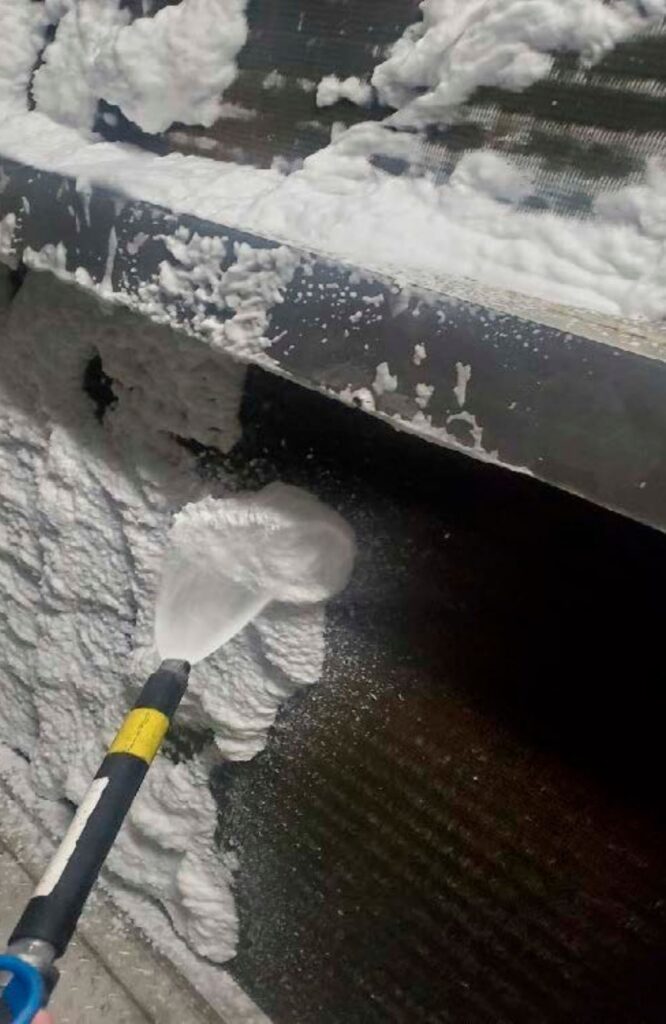 Coil cleaning foam