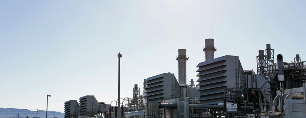 Gas turbine power plant with large air handler units
